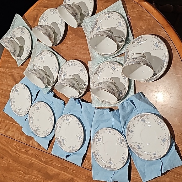 Imperial China set of 8 cups and 13 saucers - Picture 1 of 7